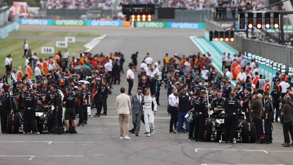 Hamilton और Pitt की F1 Film इस दिन होगी Release, एप्पल ओरिजिनल ने कंफर्म की डेट  