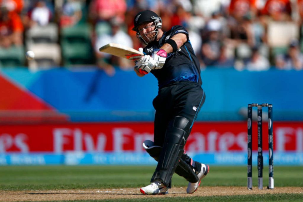Most Sixes in Cricket: क्रिकेट में सबसे ज्यादा छक्के जड़ने वाले टॉप 5 हिटर्स  