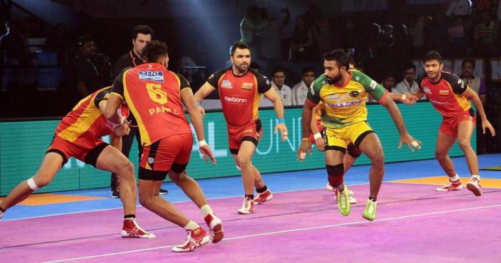 कबड्डी टीम में कितने खिलाड़ी होते हैं? और सभी की क्या भूमिका होती है? समझिए..  