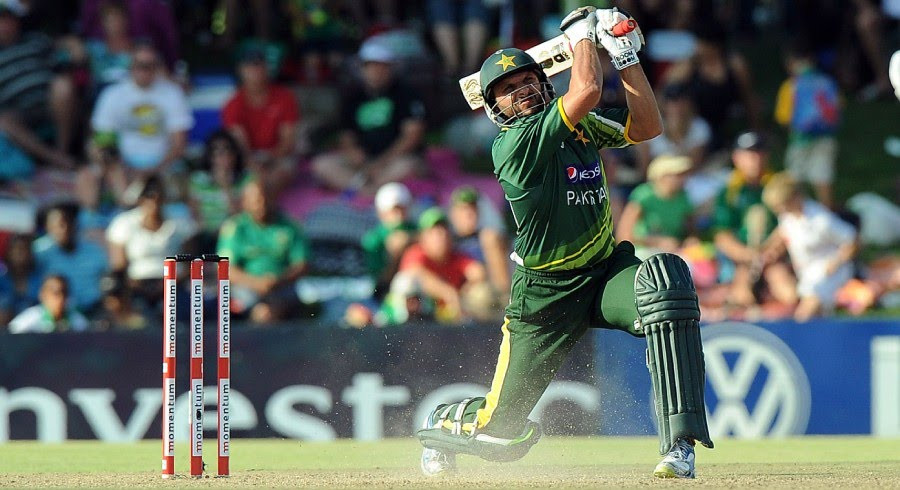 Most Sixes in Cricket: क्रिकेट में सबसे ज्यादा छक्के जड़ने वाले टॉप 5 हिटर्स  