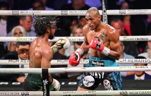 Devin Haney vacates his WBC title; Dominican boxer is the new Champ  