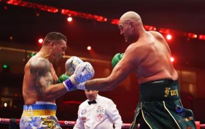 Tyson Fury escorted out of a bar after getting too drunk  