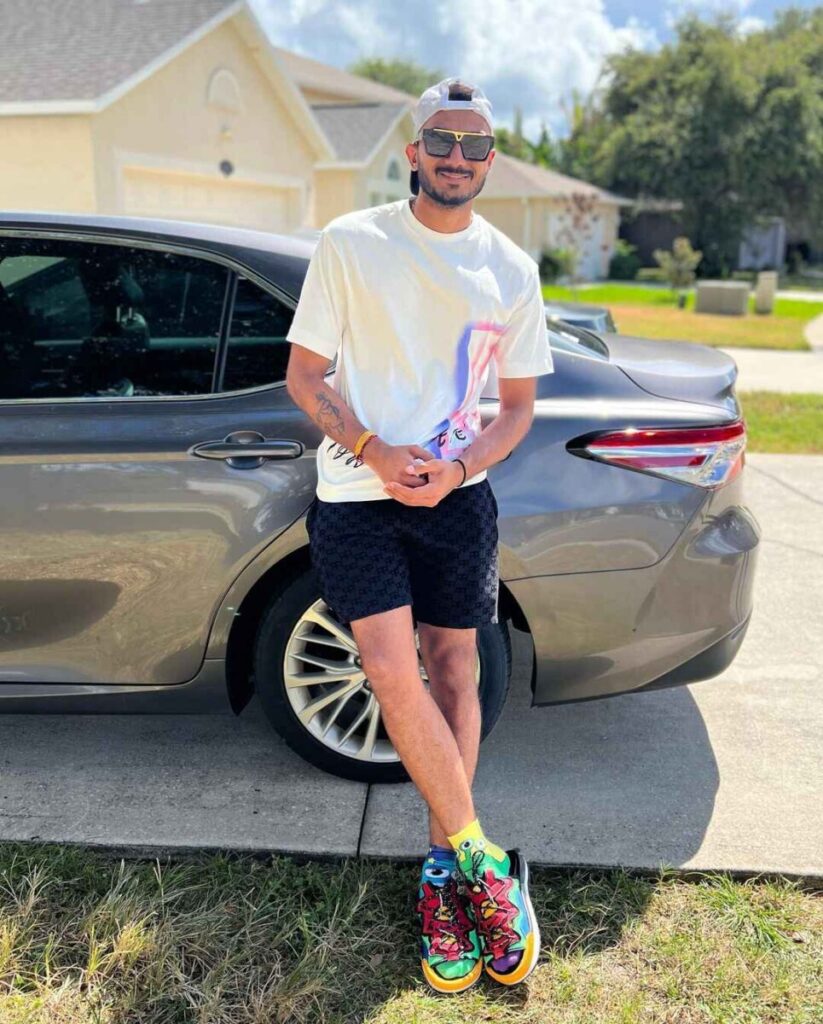 एक साल में कितना पैसा छापते है Axar Patel? जानिए कमाई का सोर्स और Net Worth  