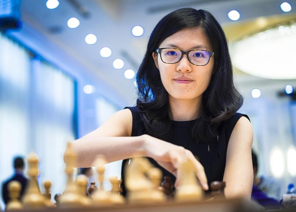 कौन है खूबसूरती की बला चेस खिलाड़ी Hou Yifan, फोटों देख आप भी हो जाएंगे फिदा  