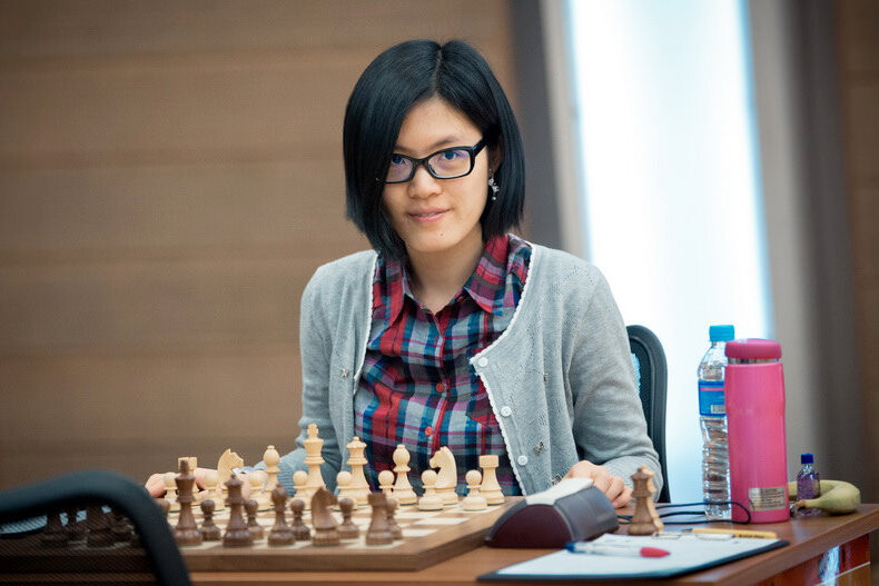 कौन है खूबसूरती की बला चेस खिलाड़ी Hou Yifan, फोटों देख आप भी हो जाएंगे फिदा  