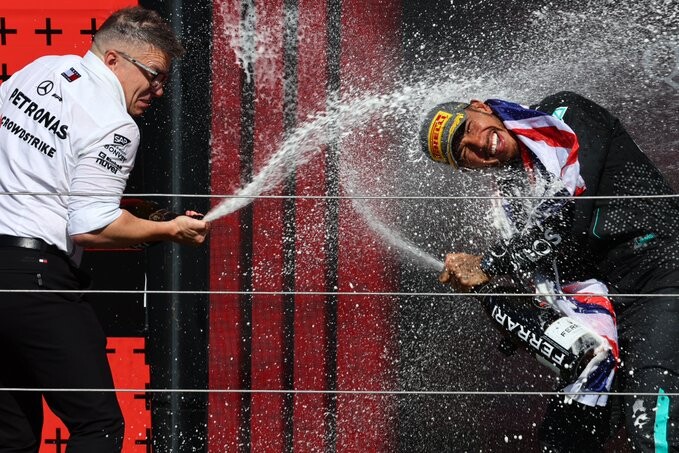 Lewis Hamilton के कमबैक का राज खुला, मर्सिडीज के डायरेक्टर ने बताई वजह  
