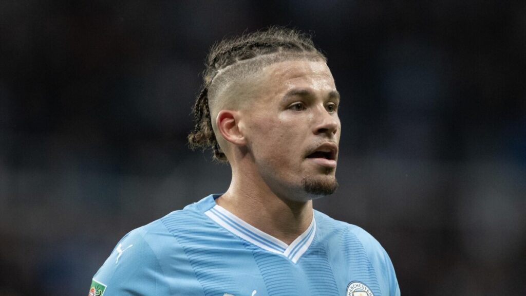 Man City star Kalvin Phillips wants to leave club this summer transfer Man City star Kalvin Phillips wants to leave club this summer transfer