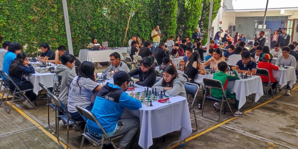 World Chess Day पर बना वर्ल्ड रिकॉर्ड, 1 दिन में खेले गए 7 मिलियन चेस मैच World Chess Day पर बना वर्ल्ड रिकॉर्ड, 1 दिन में खेले गए 7 मिलियन चेस मैच