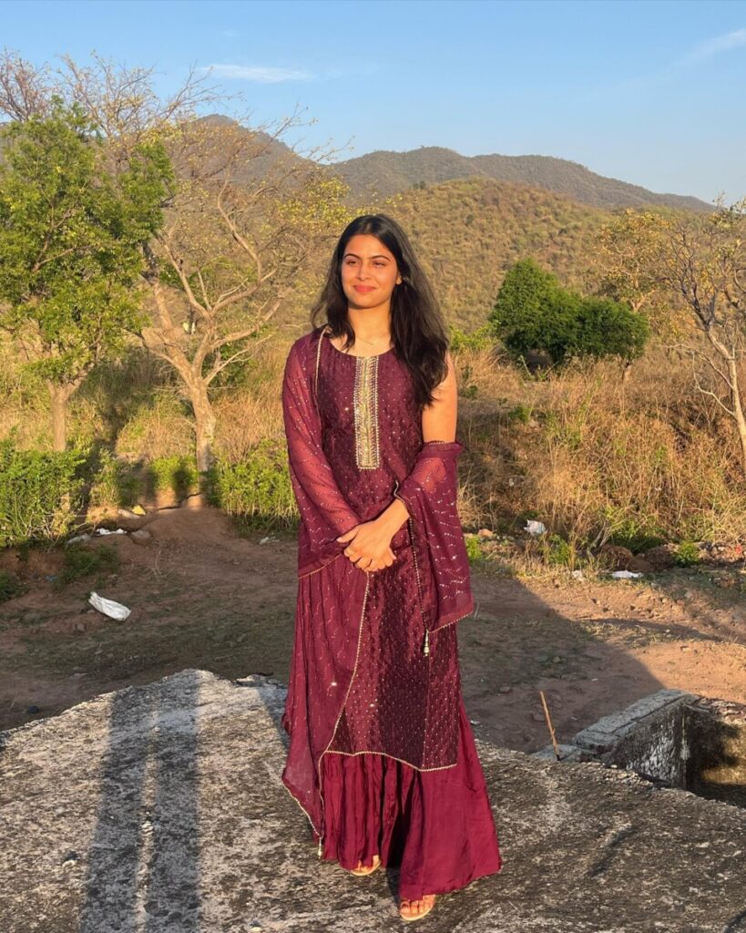 ओलंपिक मेडल जीतने वाली मनु भाकर की तस्वीरें कर देंगी फिदा, खूबसूरती में नंबर 1 ओलंपिक मेडल जीतने वाली मनु भाकर की तस्वीरें कर देंगी फिदा, खूबसूरती में नंबर 1