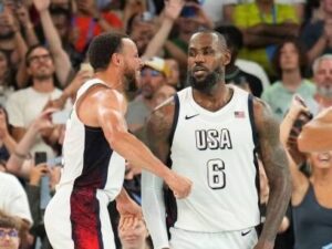 Stephen Curry Helps US to Clinch Win After USA was Trailing to Serbia  