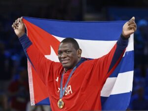 Cuban Olympian Mijaín López Dedicates His Gold Medal to Fidel Castro  