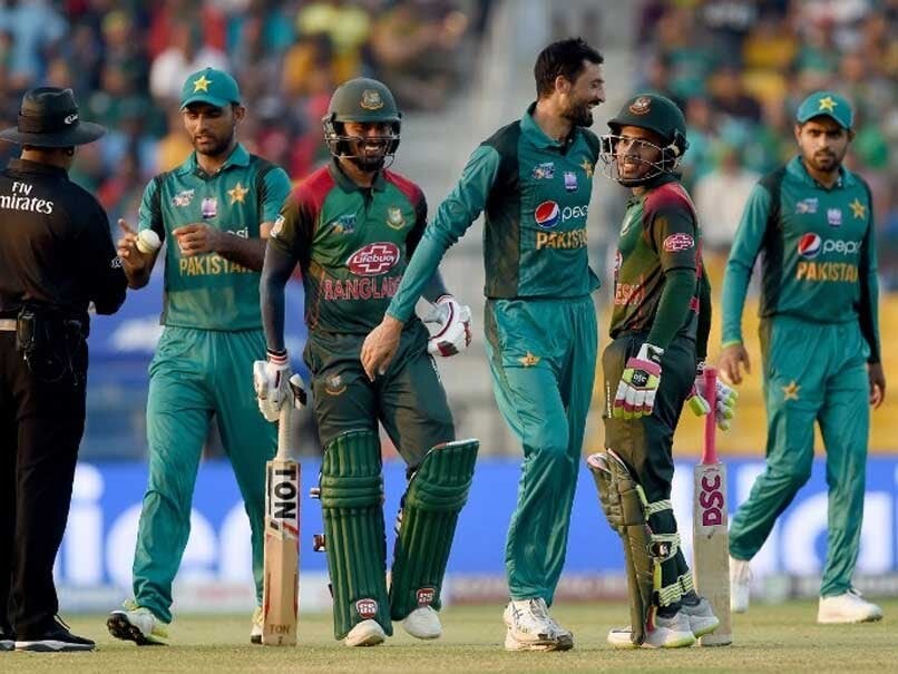 अधर में लटका Bangladesh का Pakistan दौरा, PCB ने निकाला अनोखा समाधान अधर में लटका Bangladesh का Pakistan दौरा, PCB ने निकाला अनोखा समाधान