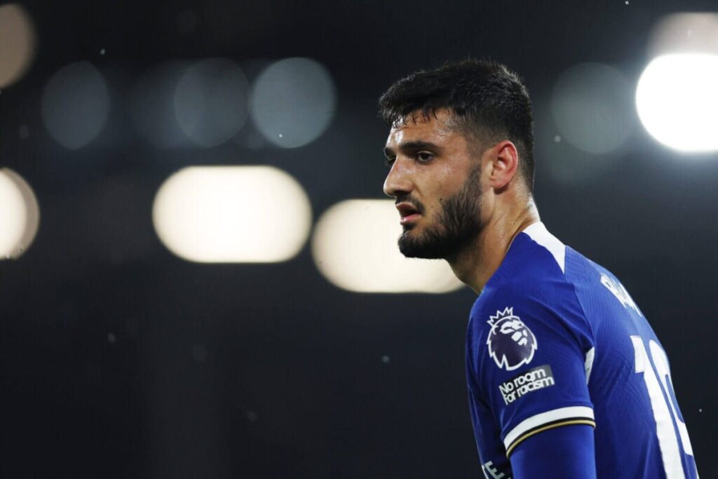 Official: Chelsea's Armando Broja completes late move to Everton on loan  