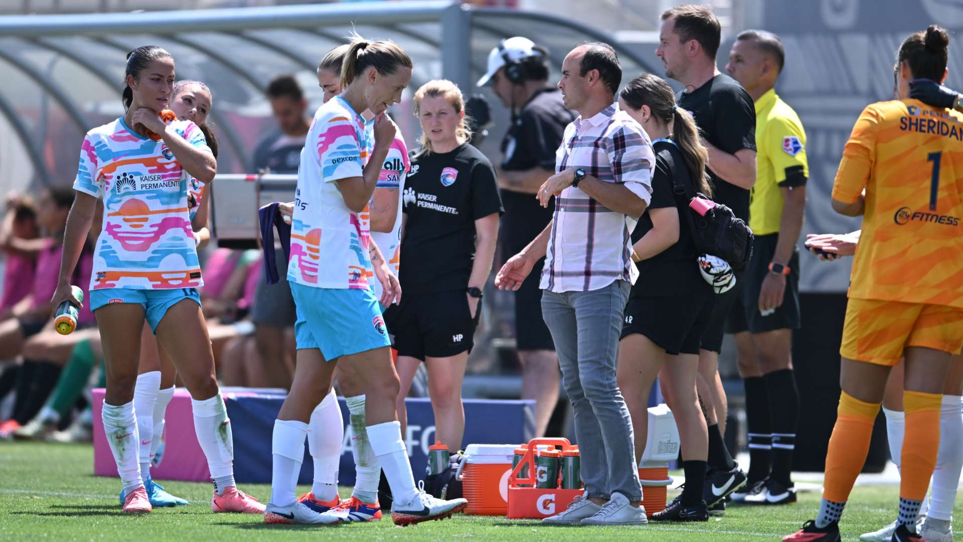 Donovan gets off to losing start as Wave coach  
