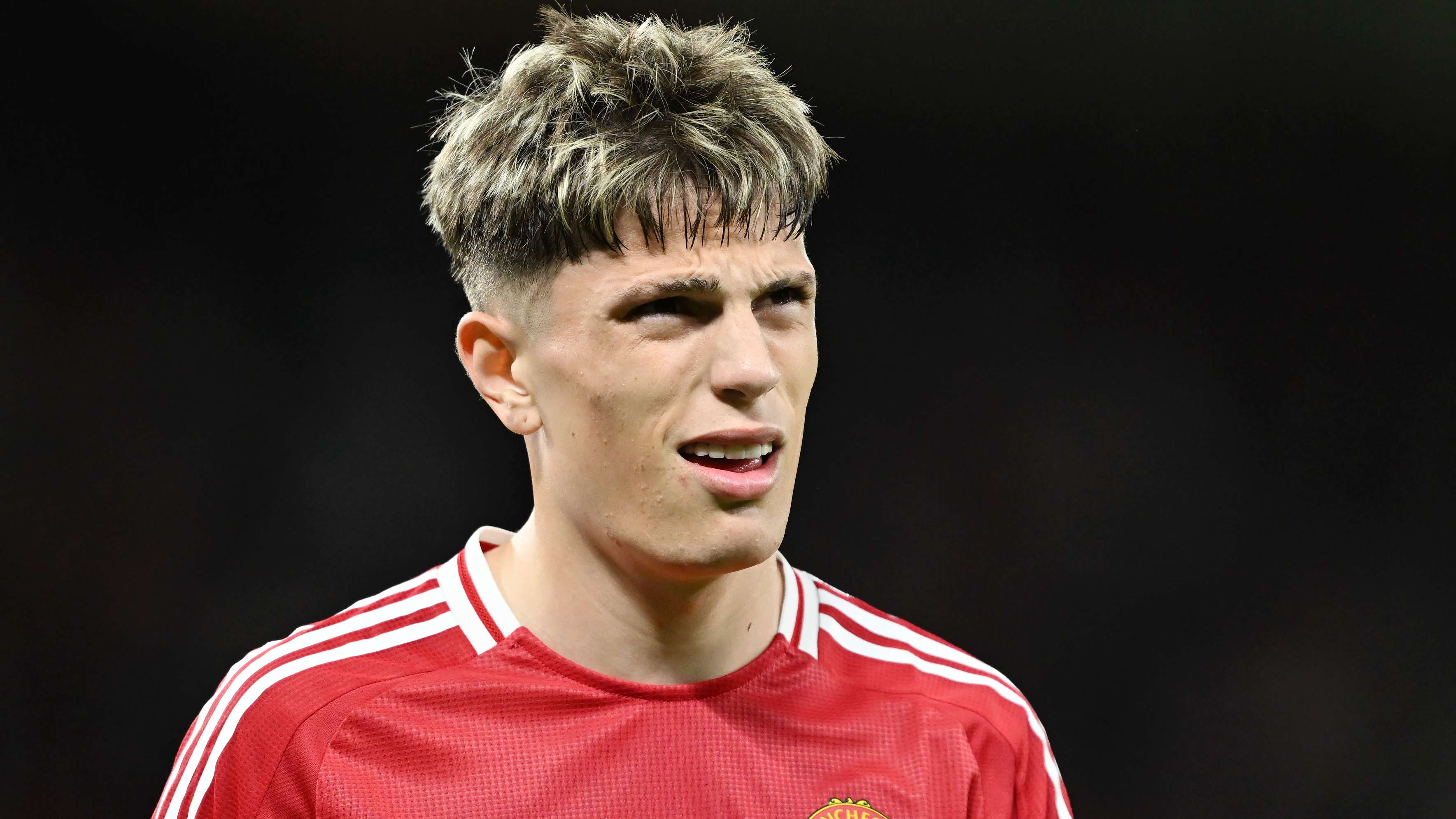 Man Utd's Garnacho takes drastic step after missing sitter  