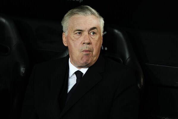 Carlo Ancelotti बोले- 'चलो पागल हो जाएं', बार्सिलोना से हारने पर निकाला गुस्सा  