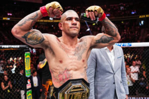 Alex Pereira announces return to middleweight following Dricus Du Plessis' win  