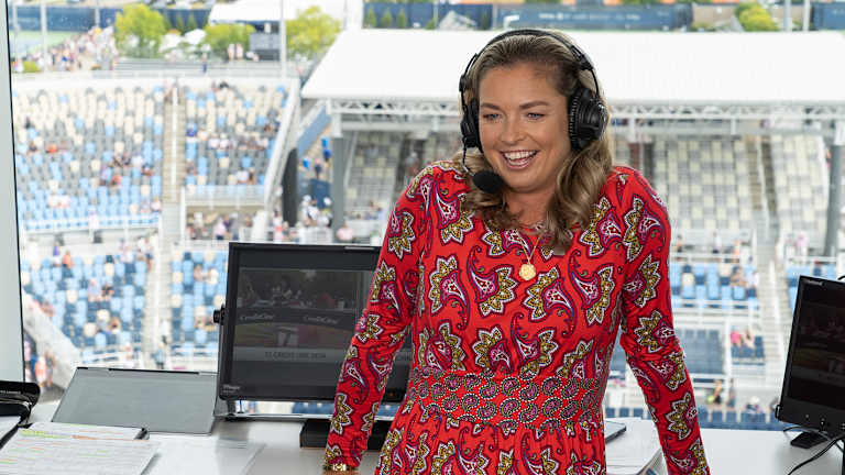 WATCH: Daria Kasatkina explains “inside joke” on-court dance after winning at 2024 US Open  