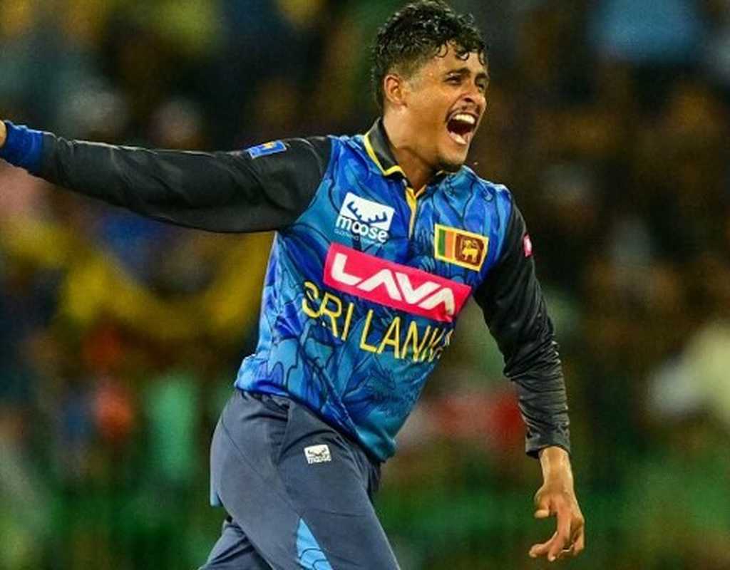 Sri Lanka include Vandersay for England Tests  