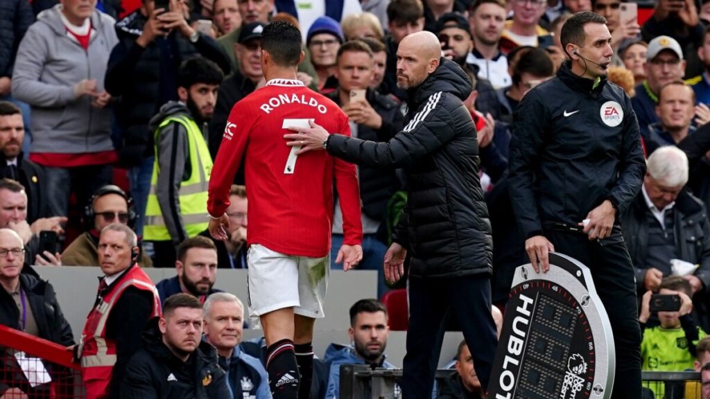 Erik Ten Hag Responds to Ronaldo's Criticism: "He's Far from Manchester" Erik Ten Hag Responds to Ronaldo's Criticism: "He's Far from Manchester"