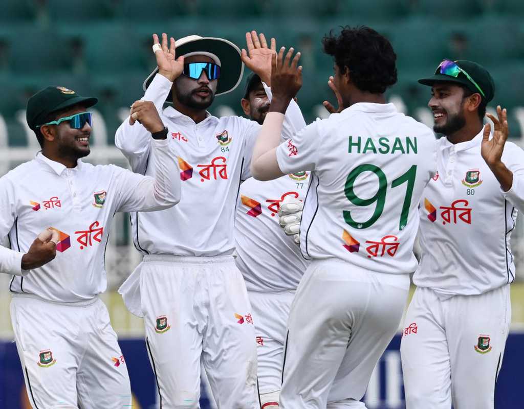 Hasan Mahmud picks five as Bangladesh eye series win  