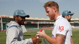 England Makes Two Changes in Squad for Third Test Against Pakistan England Makes Two Changes in Squad for Third Test Against Pakistan