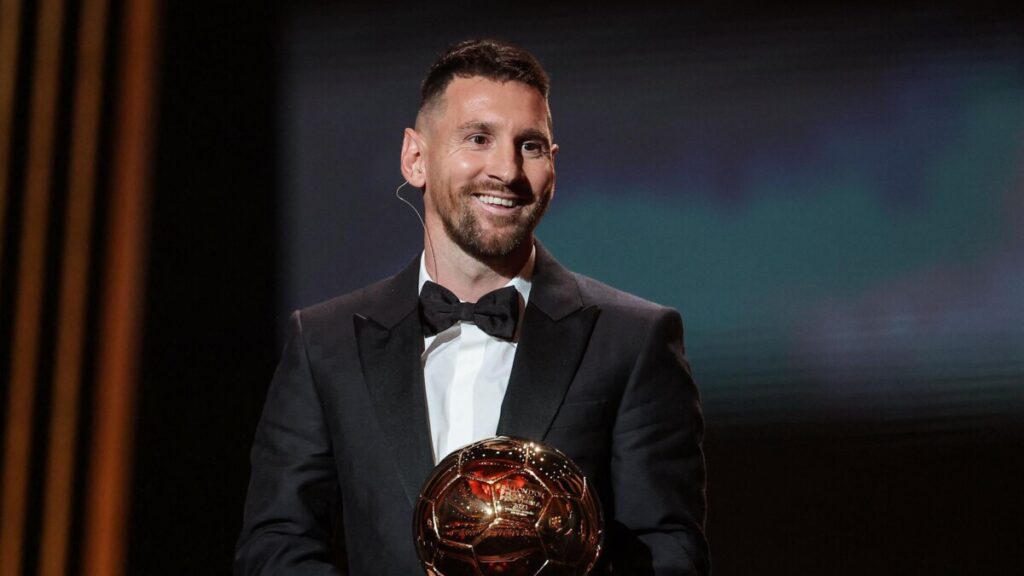 Lionel Messi Names Lautaro Martinez as His Surprise Pick for Ballon d'Or Lionel Messi Names Lautaro Martinez as His Surprise Pick for Ballon d'Or