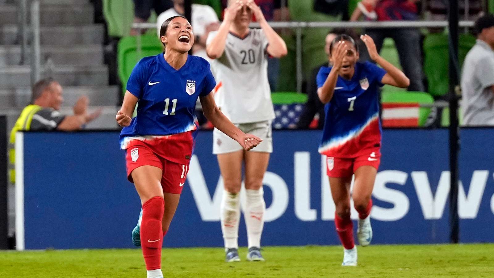 Unsurprisingly, USWNT's Smith shines even in limited minutes  