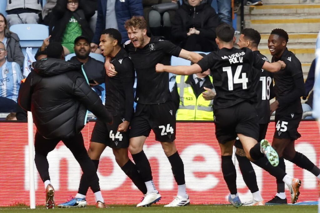 Southampton Wonderkid Shea Charles Linked with Shock Arsenal Switch Southampton Wonderkid Shea Charles Linked with Shock Arsenal Switch