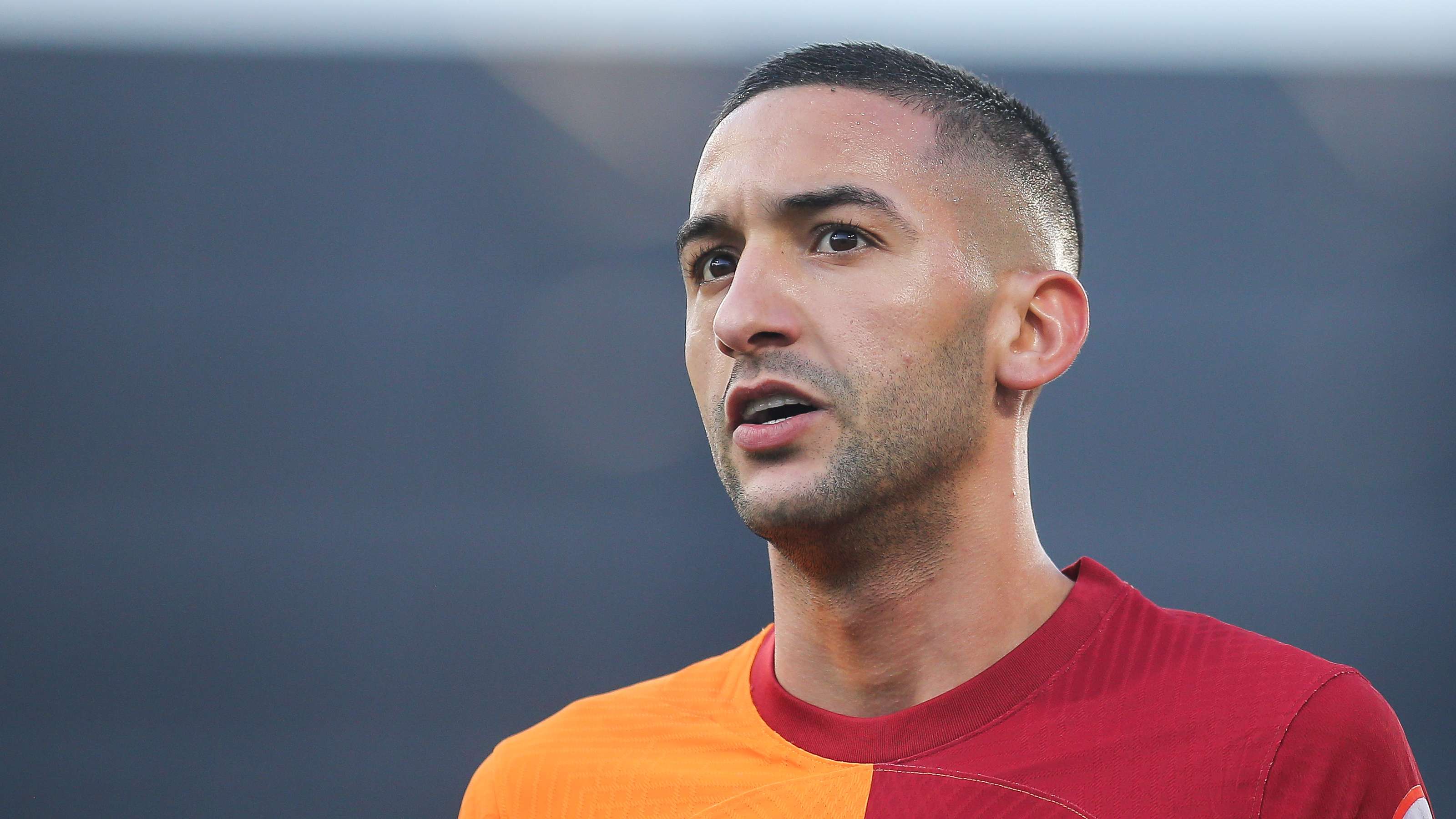 📽️ | Chelsea flop Ziyech misses open goal for Galatasaray  