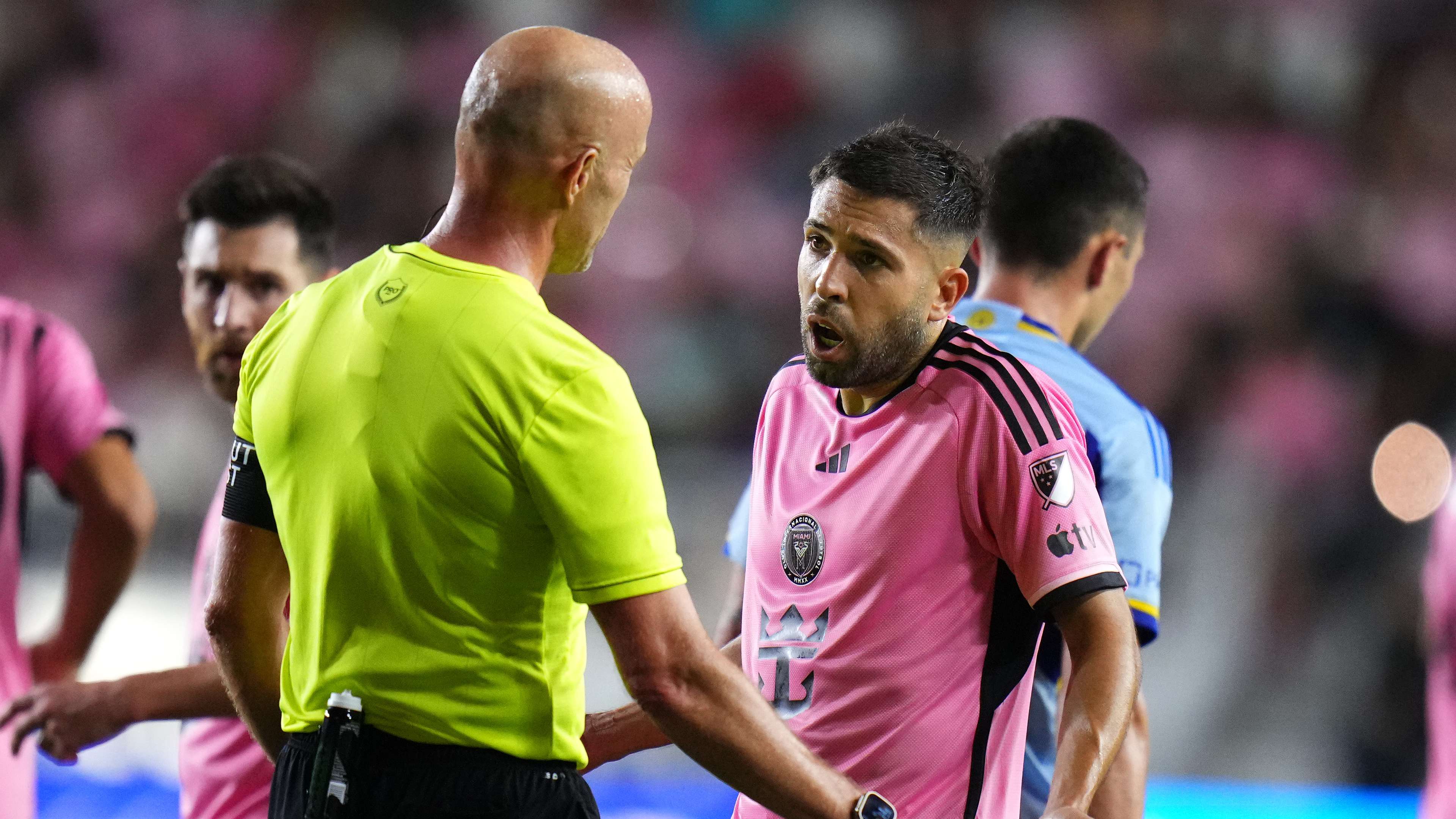 Alba calls referee a 'coward' as Inter Miami crash out of MLS Cup  