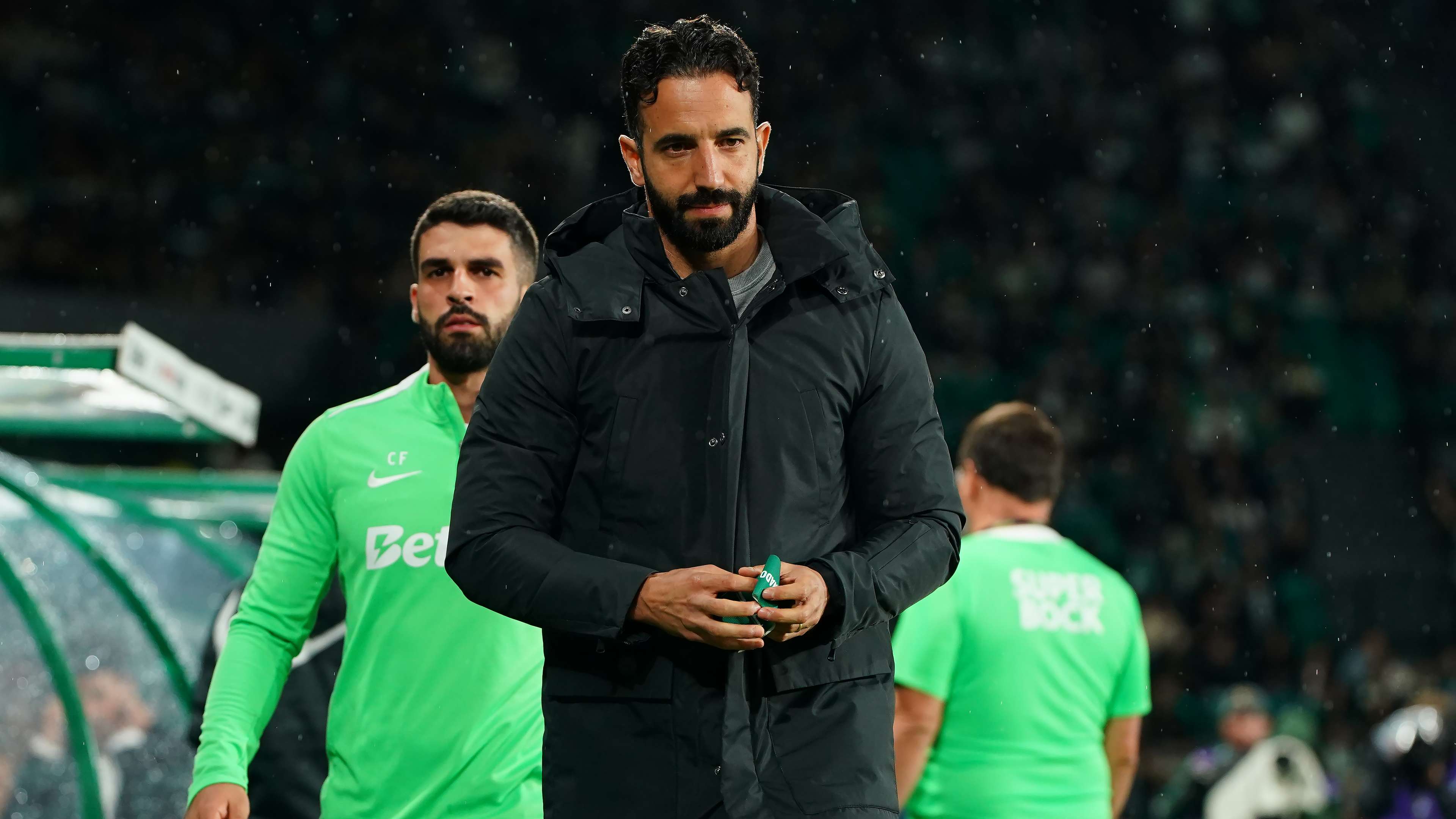 Amorim branded 'Judas' by fans after move to Man Utd announced  