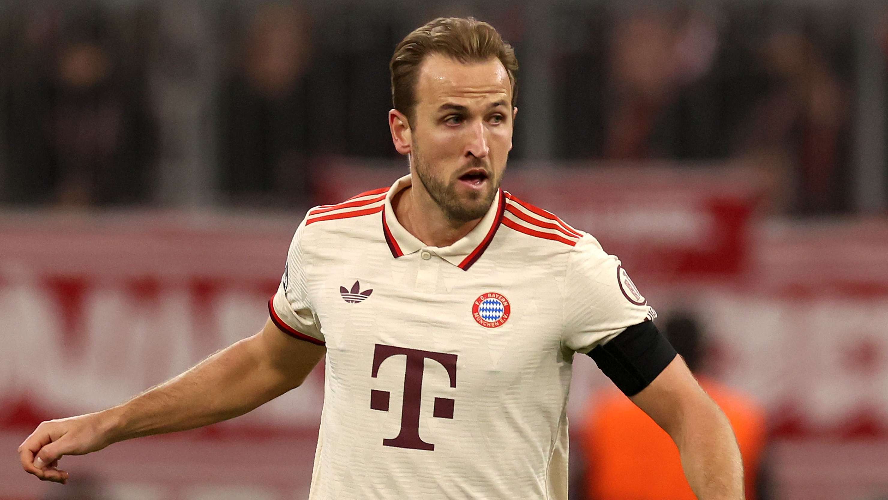 Kane pays tribute after Bayern fan dies during Benfica tie  