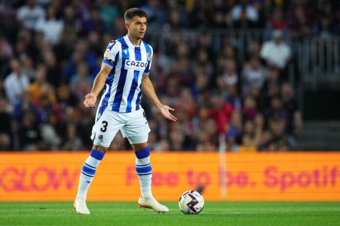 Jamie Carragher Urges Liverpool to Sign Martin Zubimendi in January Jamie Carragher Urges Liverpool to Sign Martin Zubimendi in January