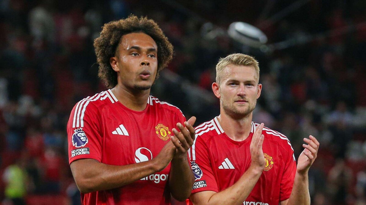 Joshua Zirkzee’s Man United Struggles Could Lead to Aston Villa Switch  