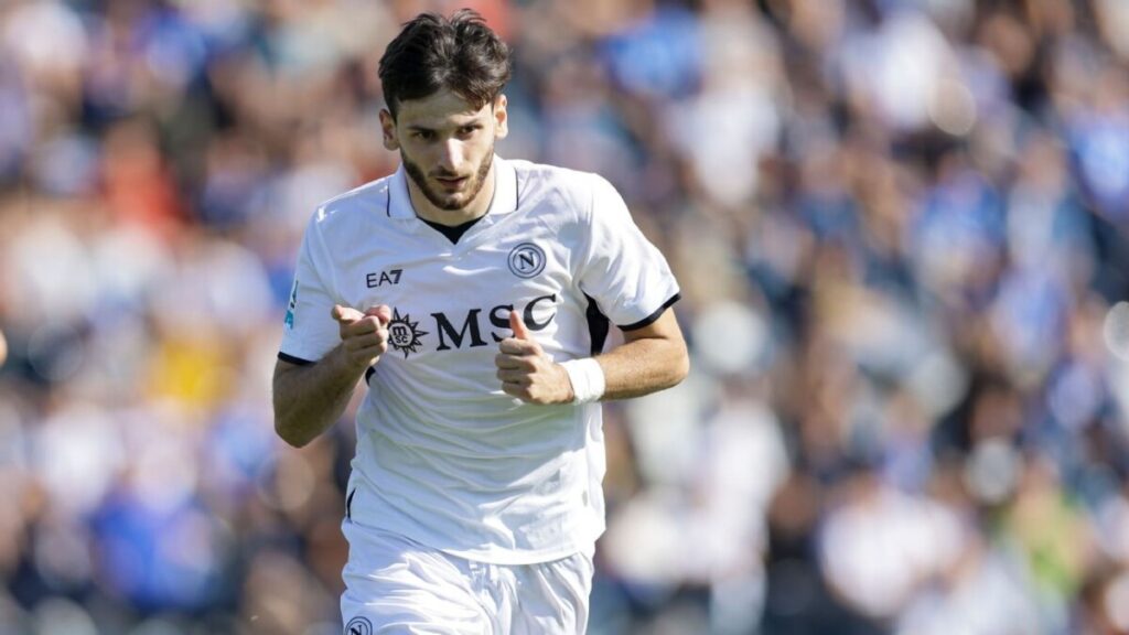 Manchester United Eyeing €90 Million Transfer for Khvicha Kvaratskhelia Manchester United Eyeing €90 Million Transfer for Khvicha Kvaratskhelia