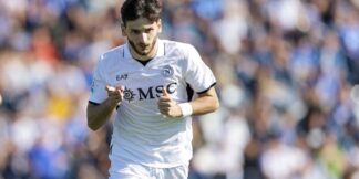 Barcelona and PSG Set to Clash Over Napoli Sensation Khvicha Kvaratskhelia  