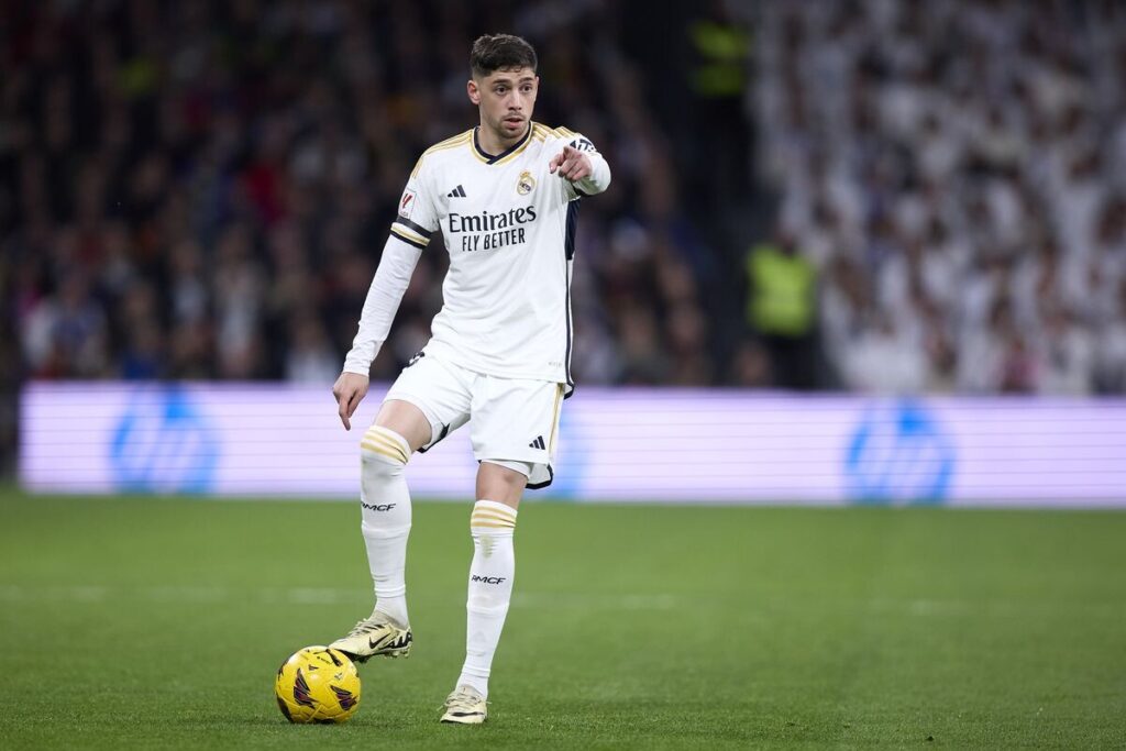 Federico Valverde's Wife Criticizes Ancelotti's Decisions in AC Milan Defeat  