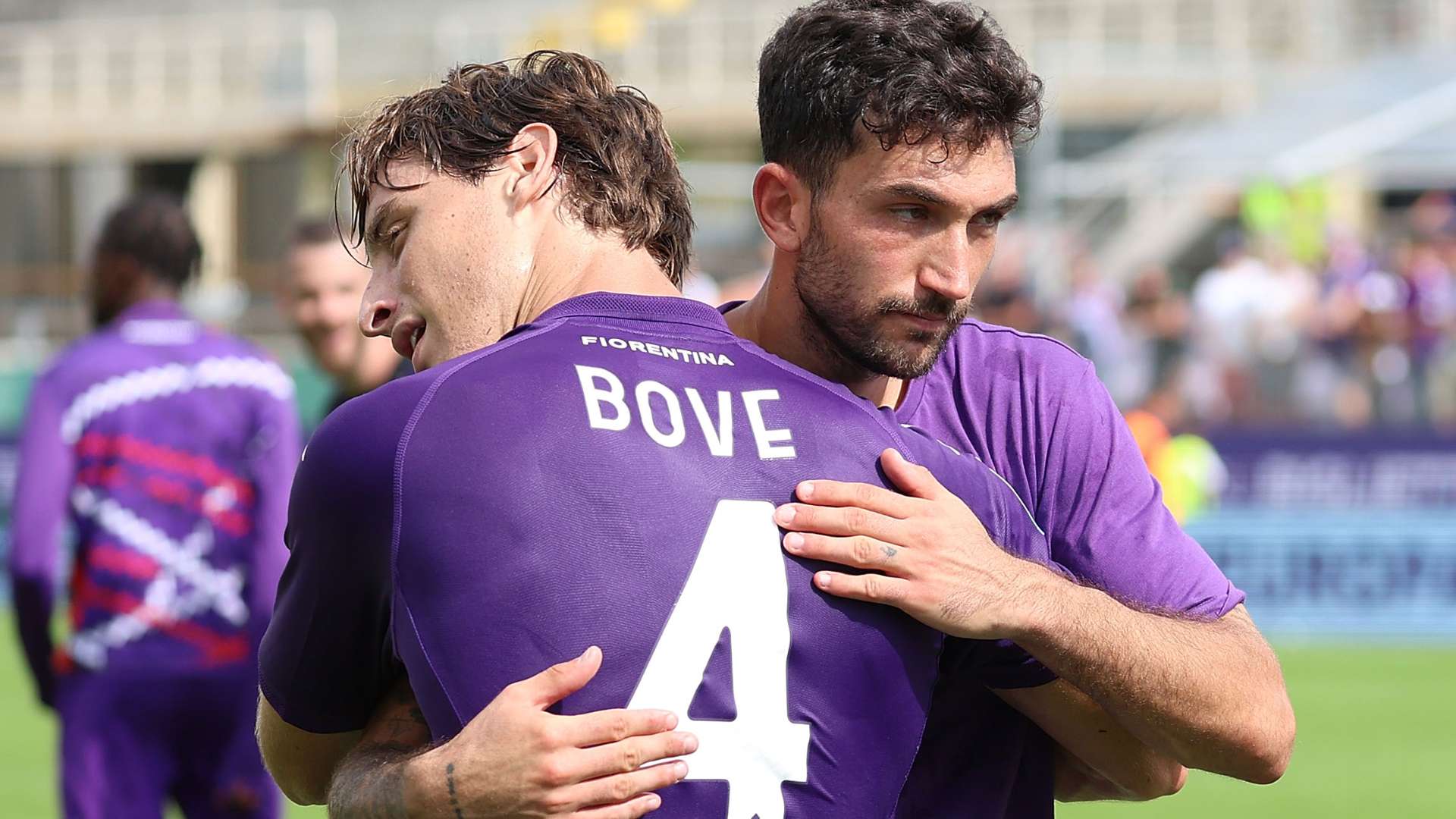 🎥 | Bove returns to Fiorentina after collapse & heart surgery  