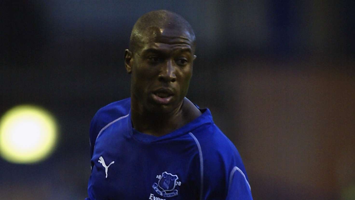 Arsenal & Everton pay touching tribute to late former star Campbell  