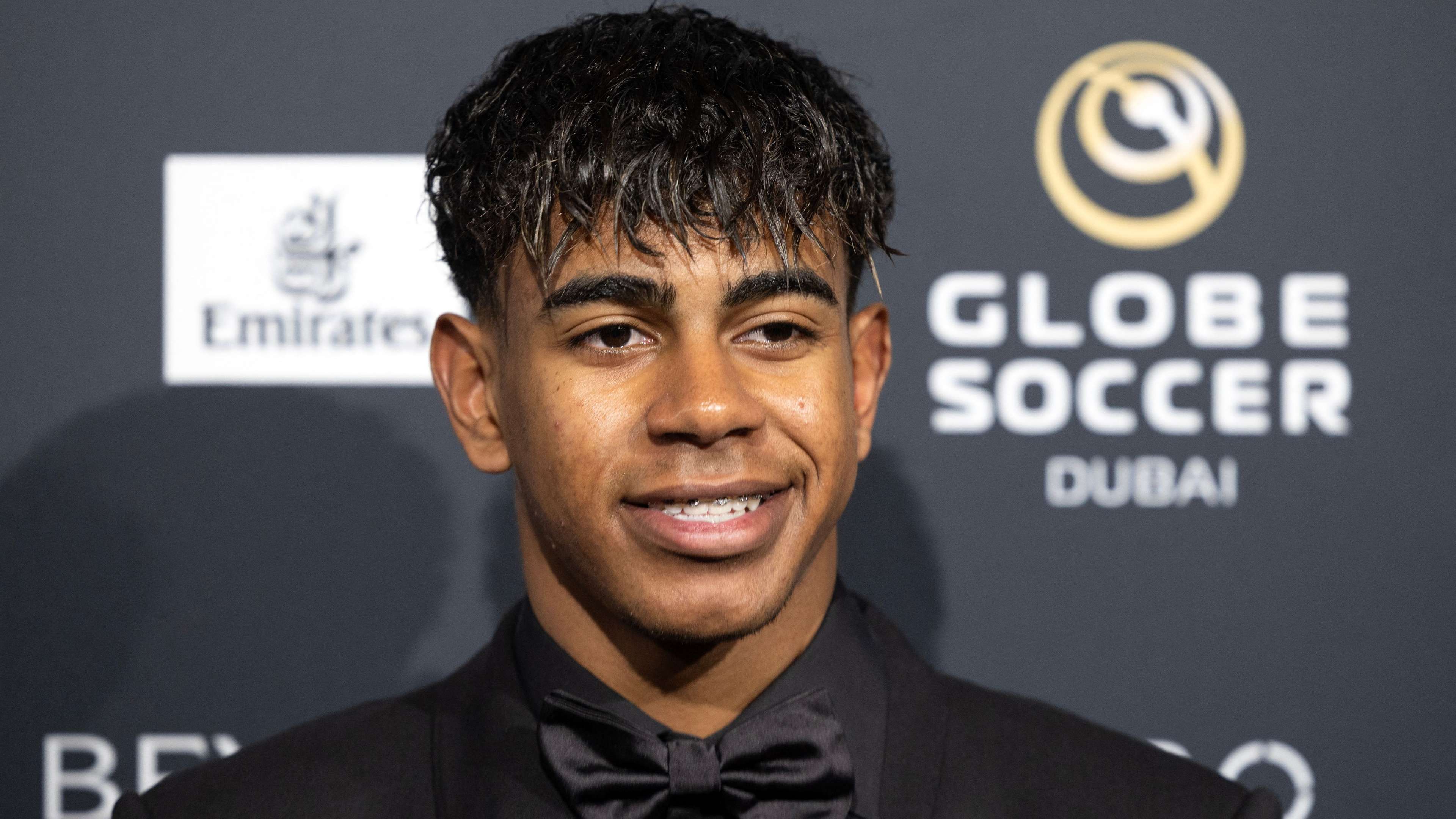 Yamal thanks 'idol' Neymar after bagging another award  