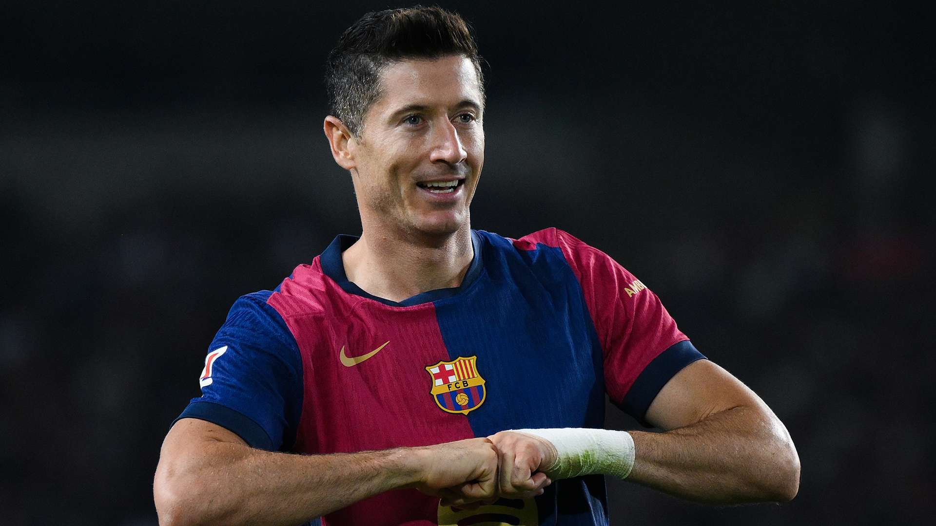 'Best player of all time!' - Lewandowski given HUGE billing  