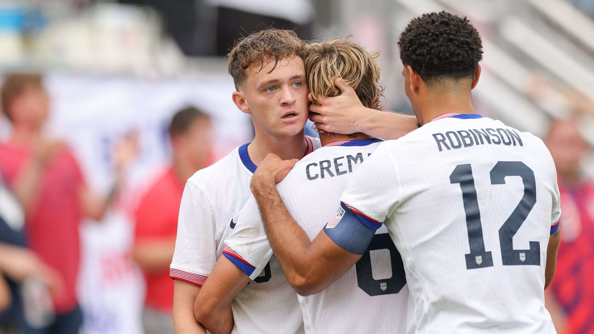 Man Utd dealt HUGE blow in pursuit of new wing-back  