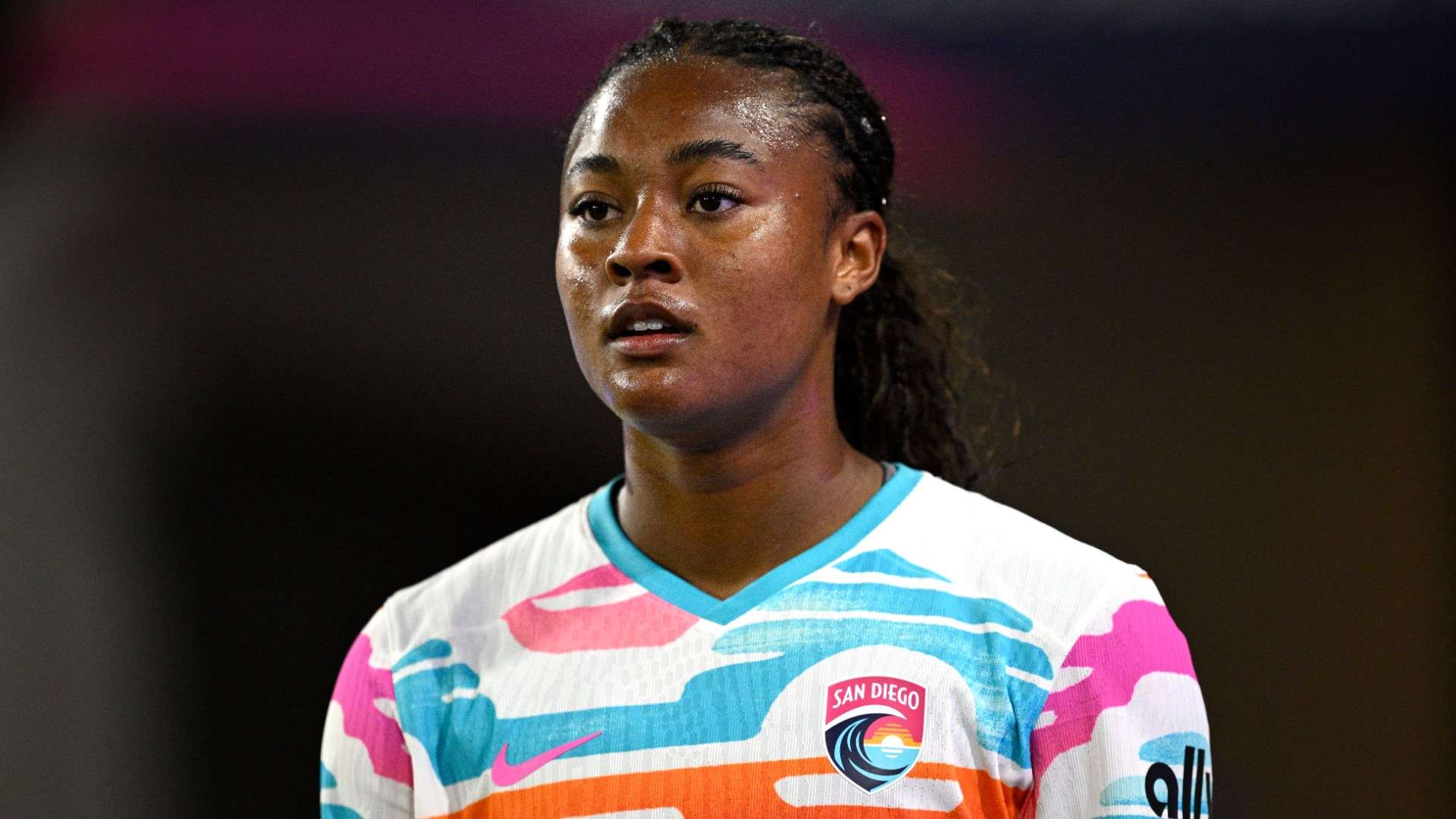 Wave trade Shaw to Courage in blockbuster deal  