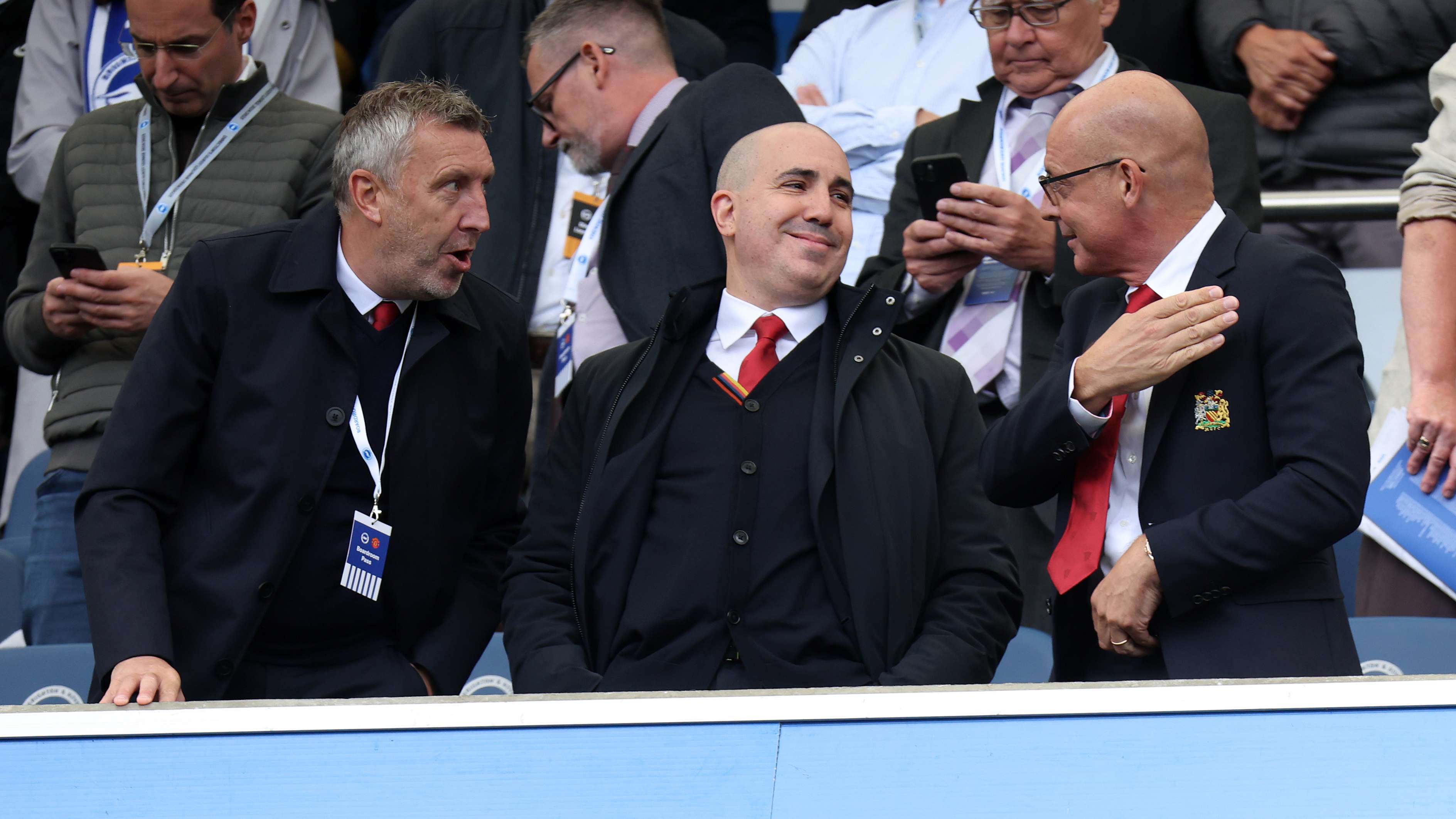 Man Utd threaten to fire staff for leaking info - in leaked email  