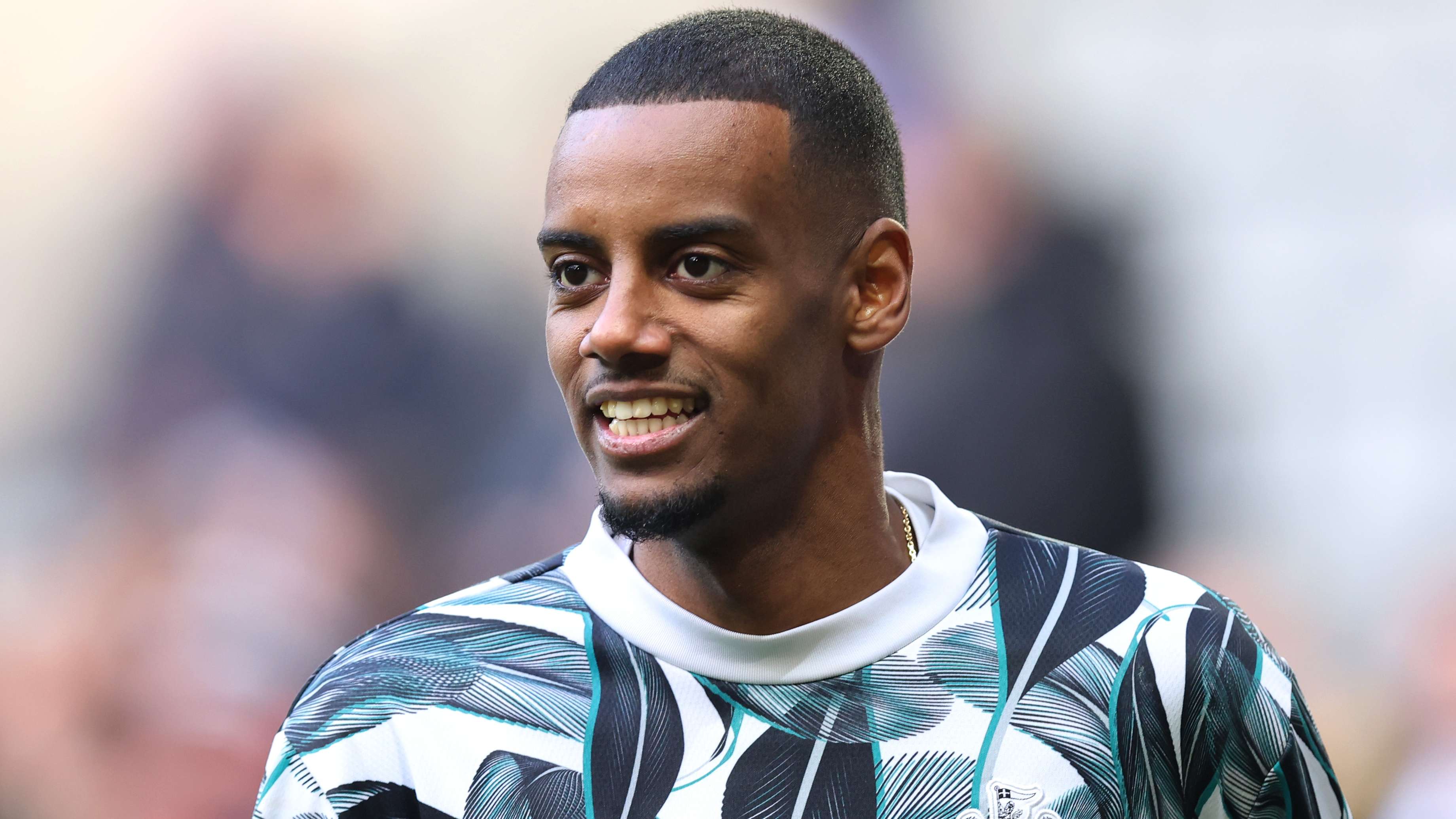 Isak backed to join Liverpool instead of Arsenal  