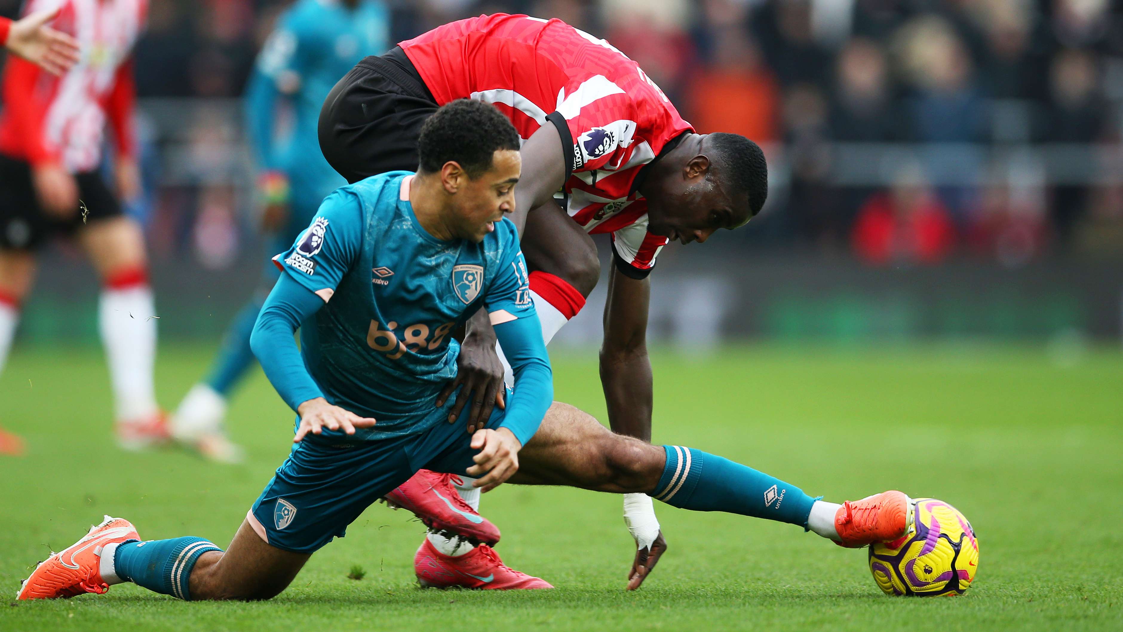 USMNT's Adams helps lead Bournemouth to a rout vs. Southampton  