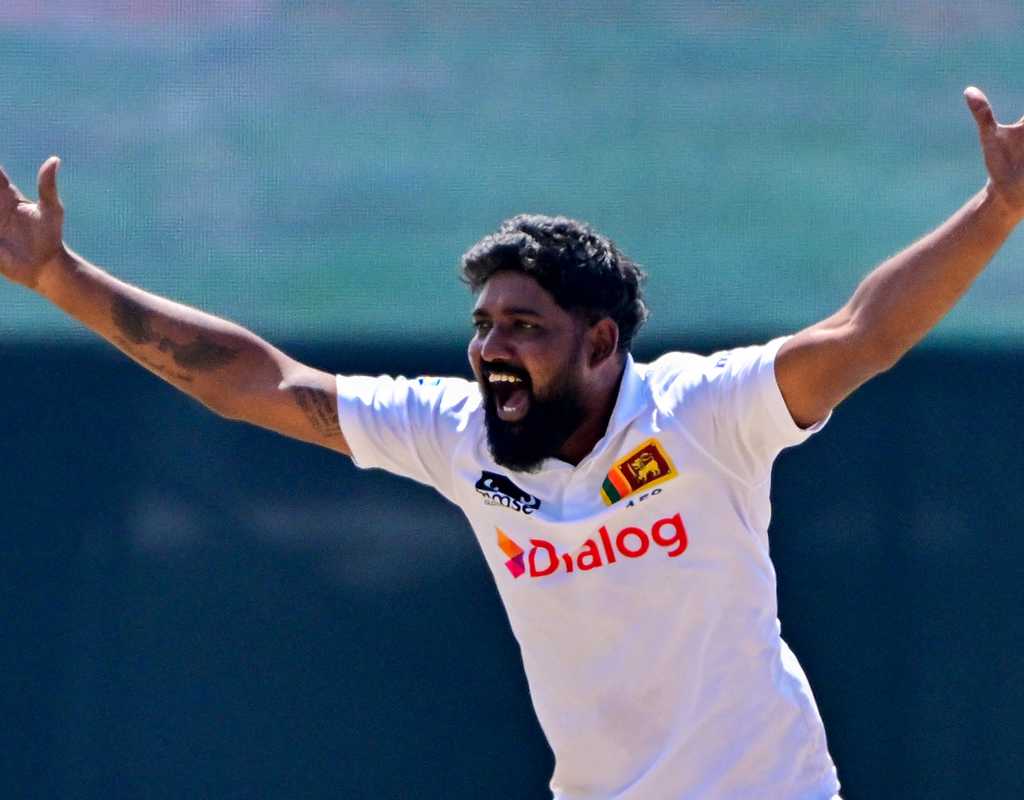 Australia bowled out for 414; Jayasuriya picks five  