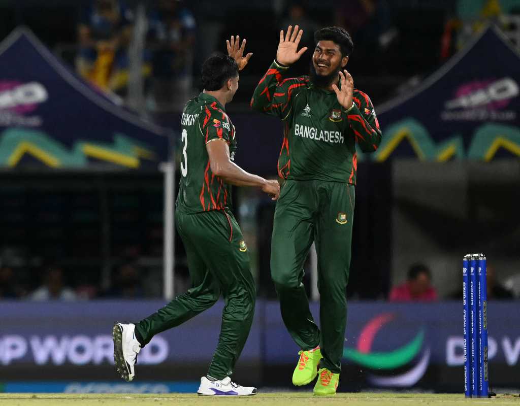 Simmons urges Bangladesh to switch to ODI mode  
