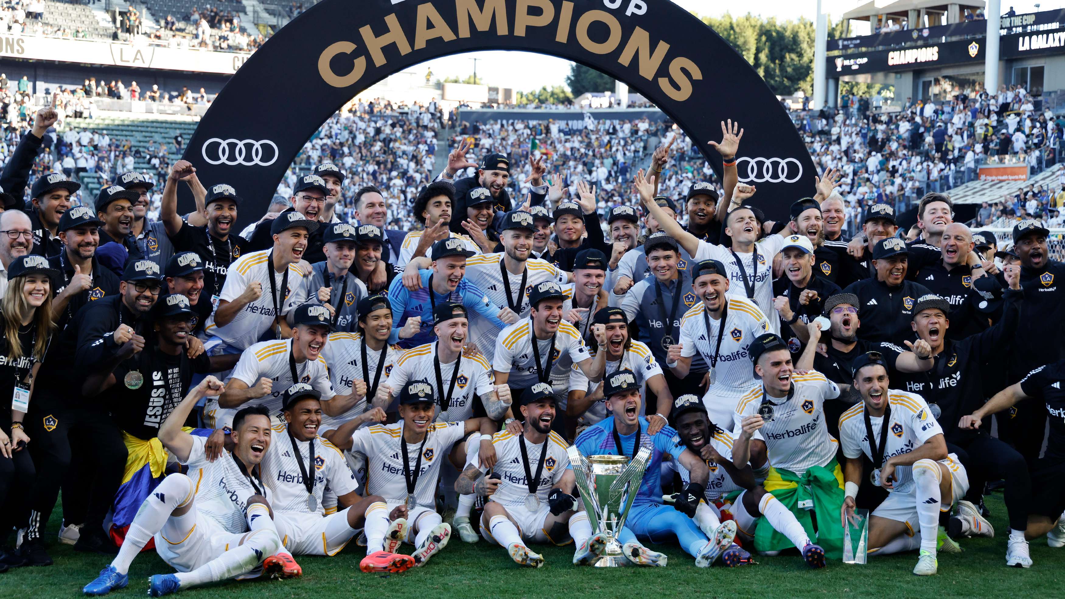 LA Galaxy and LA Kings launch cross-sport merchandise collection  